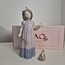 NAO by Lladro 1034 Girl with