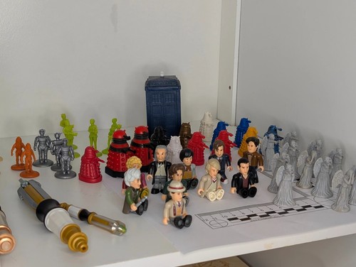 Doctor who collectible figure - doctor,
