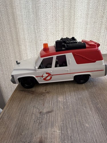 Ghostbusters ecto car 2016 - ghostbusters,