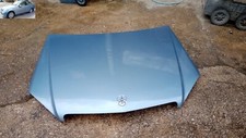 bonnet Blue 230 mercedes c