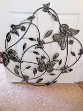 LARGE METAL ART WALL HANGING -BUTTERFLIES & LEAVES THEMED -34'' DIAMETER
