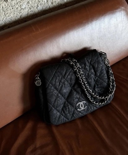 Chanel flap black quilted - chanel,
