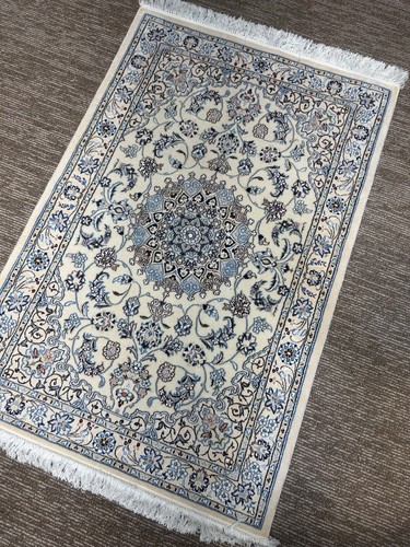 Hand knotted rug - knotted, ft