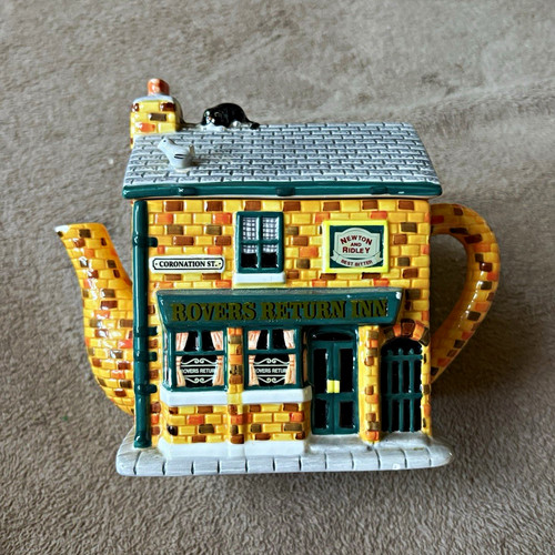 Novelty ceramic house teapot - house, &