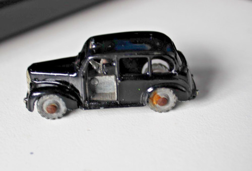 Budgie diecast austin taxi - diecast.,