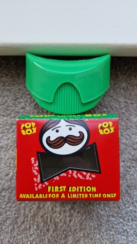 Green pringle pop box crisp - green,