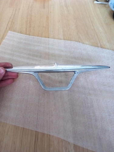 Vauxhall victor hood emblem - victor,