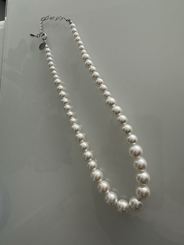 Pearl necklace - pearl,
