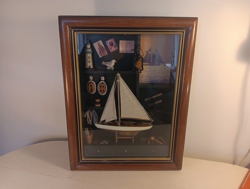 Hanging shadow box with - shadow, glass