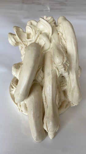 Alien pile resin - pile, cast