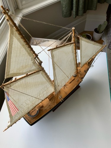 Model sailing yacht w - model,