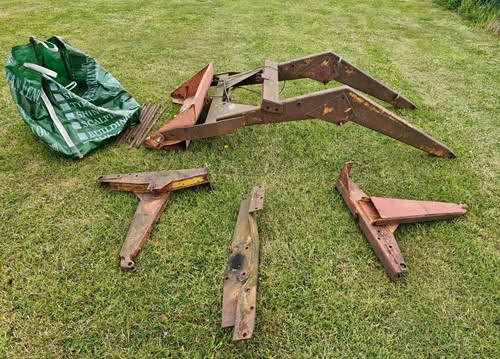 Massey ferguson loader and - ferguson, 40