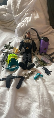 Action man and accessories - action,