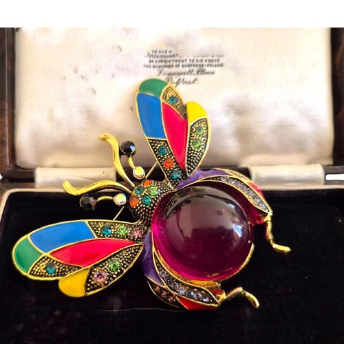 Large enamel honey bee - enamel, resin