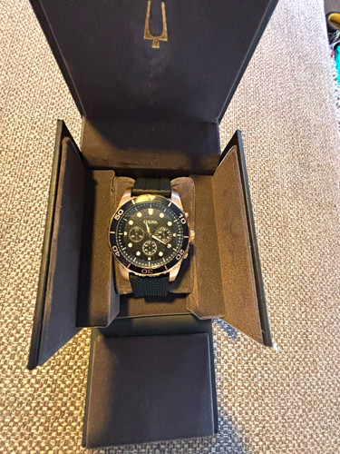 Bulova 98a192 with - box,