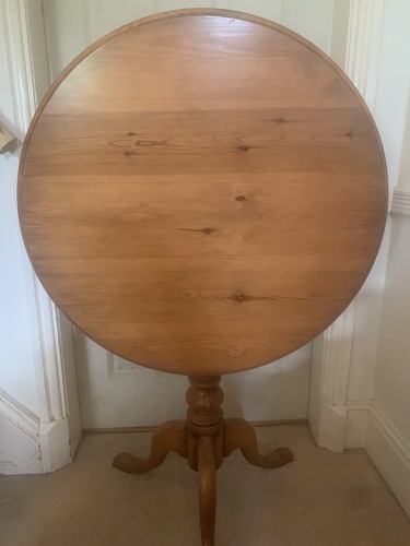 Bespoke stained round pine - round,