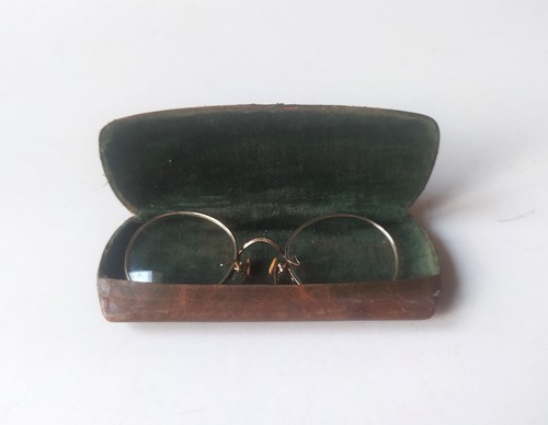 Antique gold filled - gold, nez
