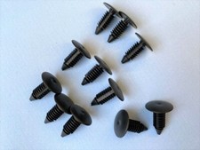 FORD FIR TREE PUSH IN BUTTON