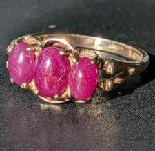 Rare Vintage 9ct Gold Cabochon Ruby 3 Stone trilogy Ring Size N
