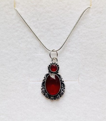 Stunning red garnet - garnet, deco