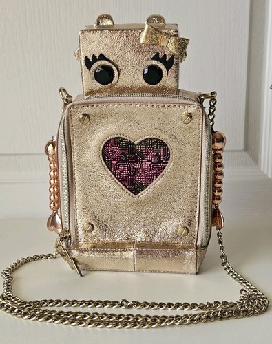 Betsey johnson kitsch - betsey,