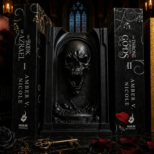Skull book nook perfect - -,