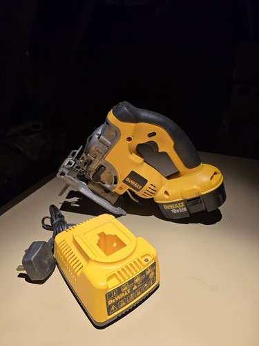 Dewalt dc330 cordless - cordless, jigsaw
