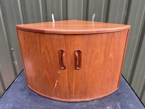Small plan corner unit - small,