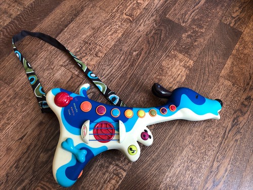 Woofer howling hound dog - woofer,