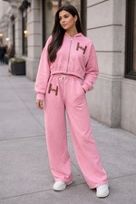 Women Modern and stilish