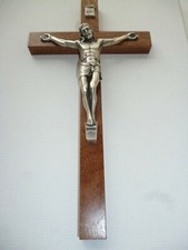 WOOD WALL CRUCIFIX   8"   Mahogany