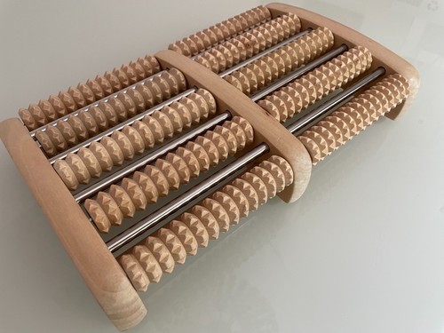 Natural wooden foot roller - natural,