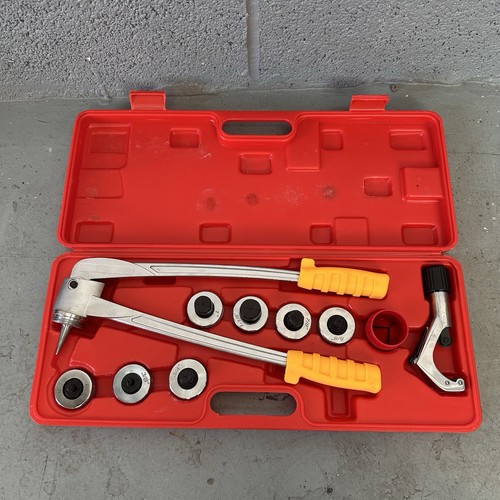 Lever type tube - lever, expander