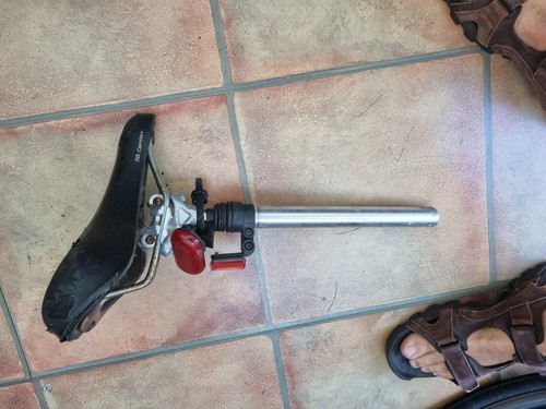 Bicycle suspension seat post - ,