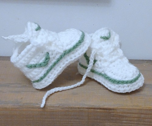 New baby crochet shoes - new,