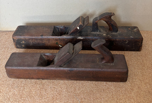 Two wooden marples - , planes
