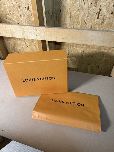 Louis vuitton genuine magnetic - louis,