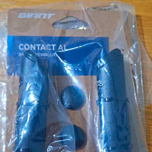 Giant contact aluminium - giant,