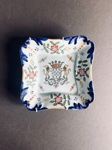 Hand painted faience - , antique