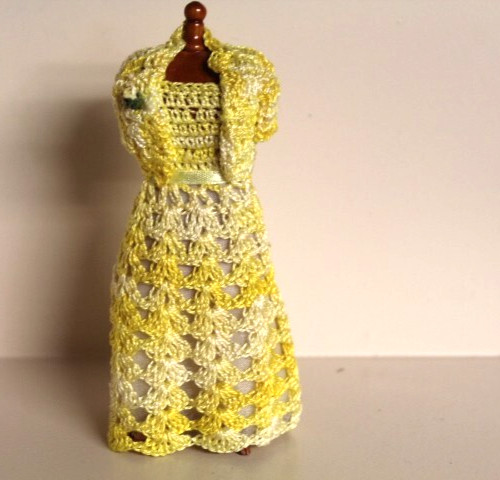 Dolls house handcrafted - =,