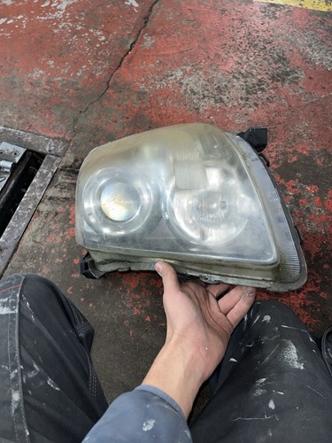 Toyota avensis headlight 09 - toyota,