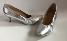 Dance Shoes Style 1008  Silver Coag Round toe elasticated Sz 8.5 2” Contour Heel