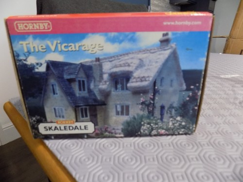 Hornby r8513 the vicarage - hornby,
