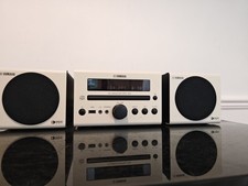 Yamaha  Crx-140 Compact Stereo System Dab+Cd +Dock+Usb White Retro 