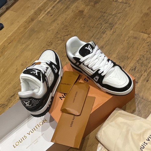 Brand new louis vuitton - new,