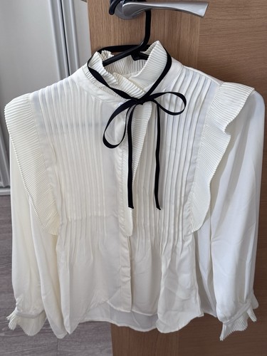 Victorian style cream pleated - style,