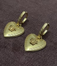 🎄 🚚 ✅ Women’s Versace Gold Heart Earrings Brand New!
