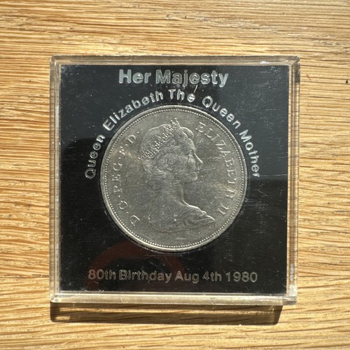 Her majesty queen - her,