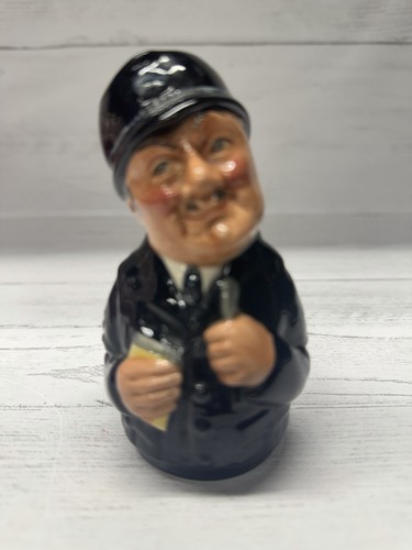 Royal doulton toby jug - royal,