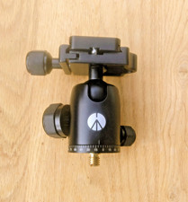 Manfrotto R116242L1 Tripod Ball Head with Arca plate and mounting screw